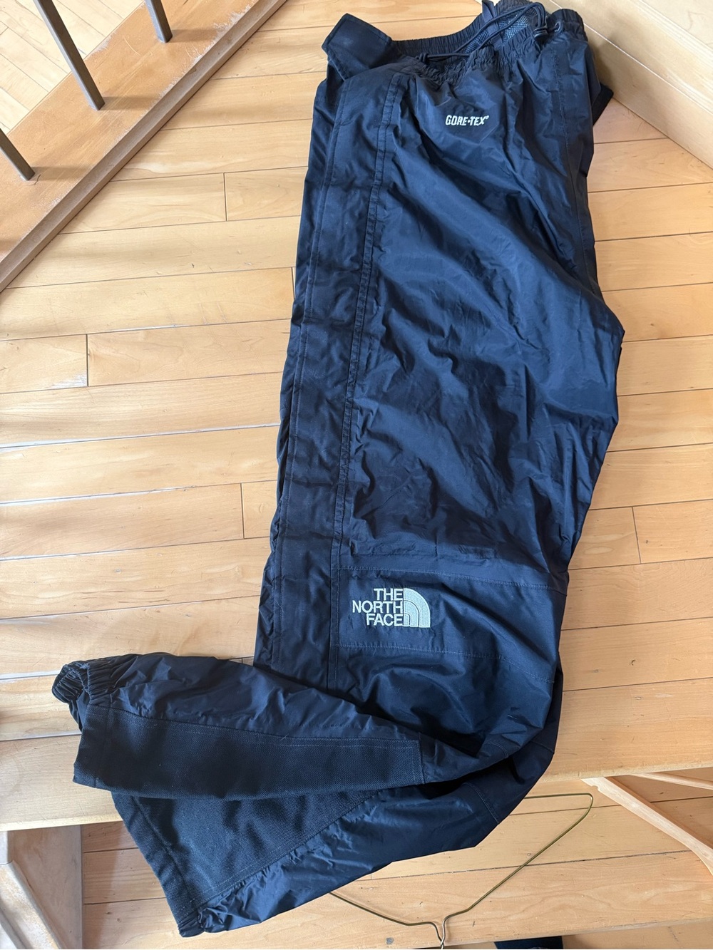 The North Face Men's Black GORE-TEX Jogger Pants